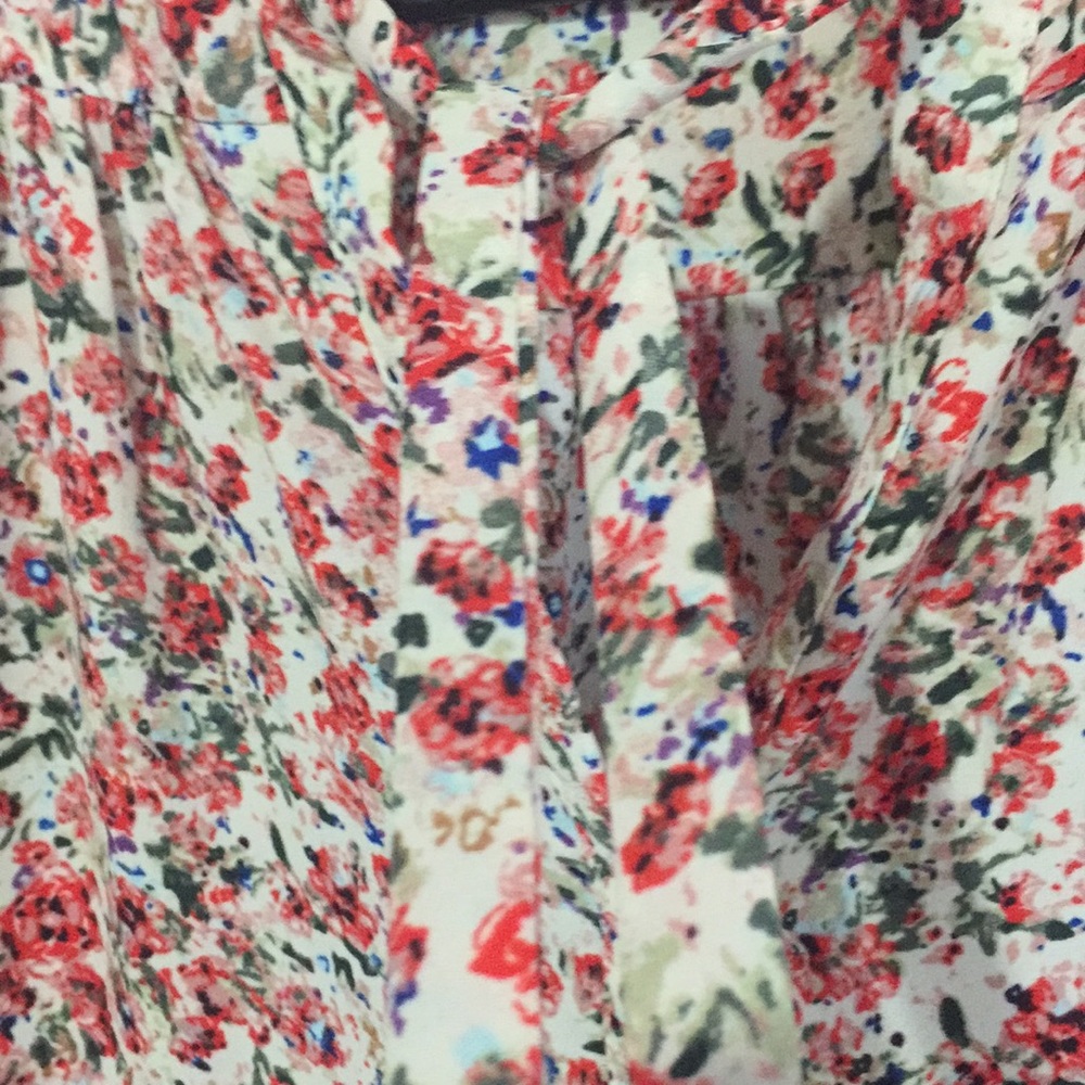 Really cute Spring/Summer top. - Picture 4 of 6